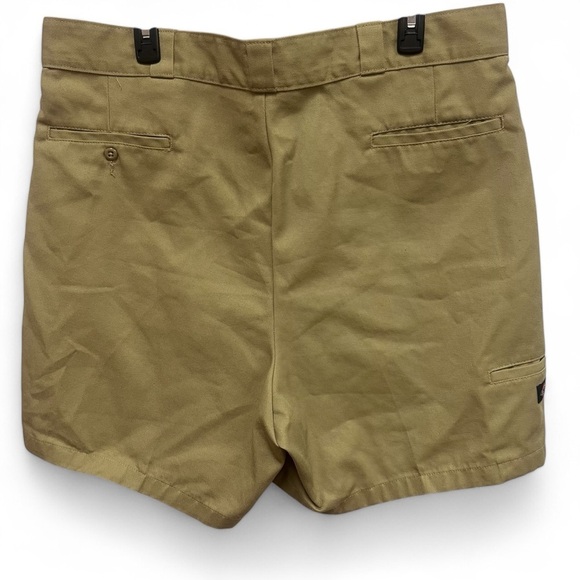 Men’s Loose Fit Dickies Shorts in khaki size 40 - Picture 2 of 8